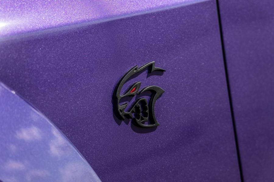 Логотип Dodge Challenger SRT Hellcat Redeye by Hennessey (LC) 2019 года  (фото 8 из 14)